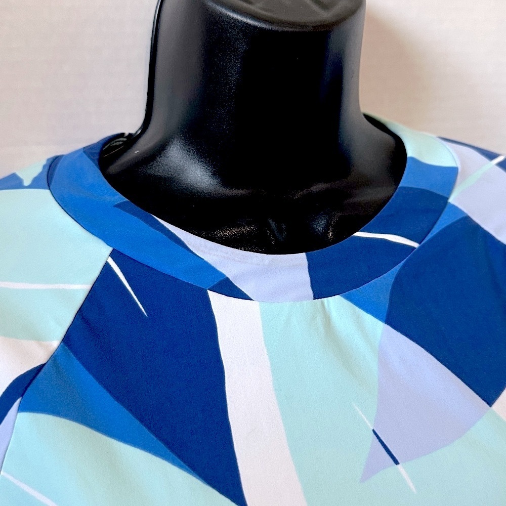 La Blanca Multicolor Leaf Pattern Long Sleeve Was… - image 2